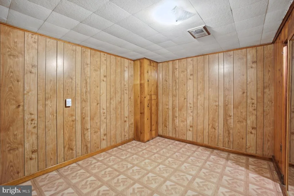 Photo of 18208 MUNCASTER ROAD