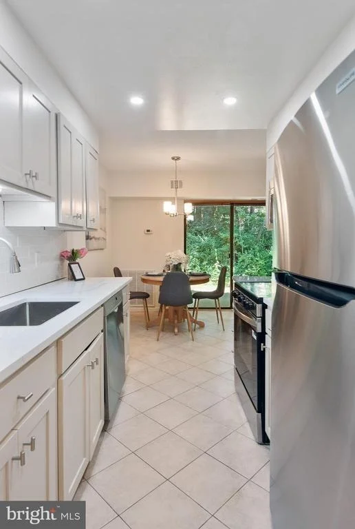 Photo of Unit 602B at 11600 STONEVIEW SQUARE