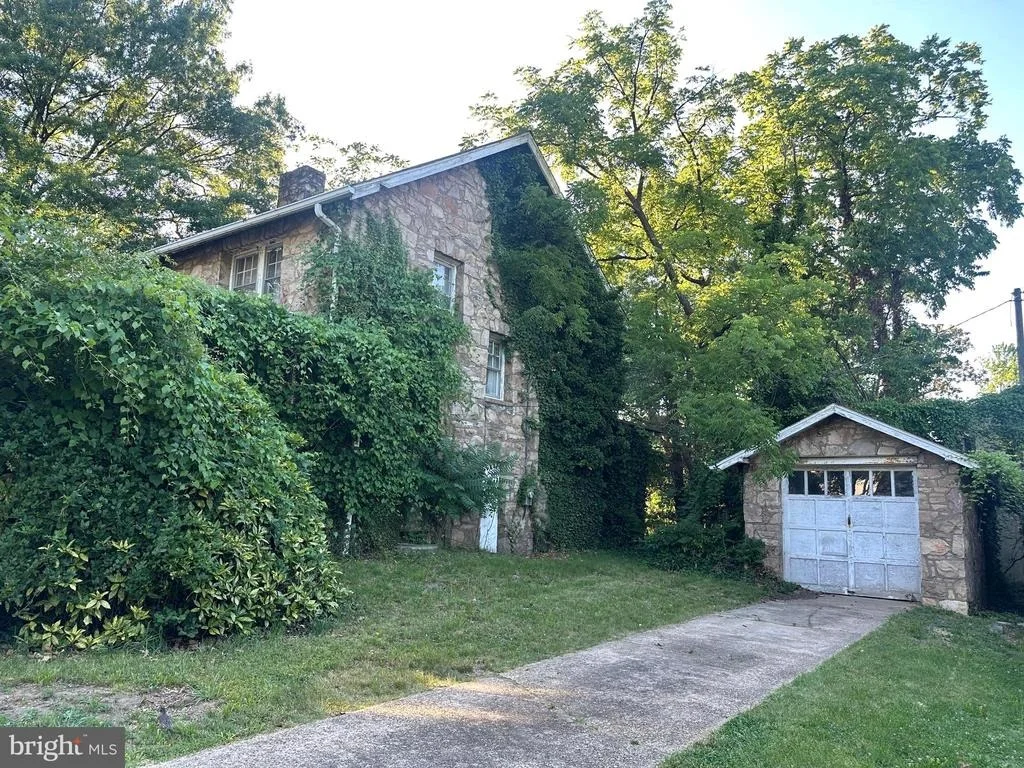 Photo of 2915 KEY BOULEVARD