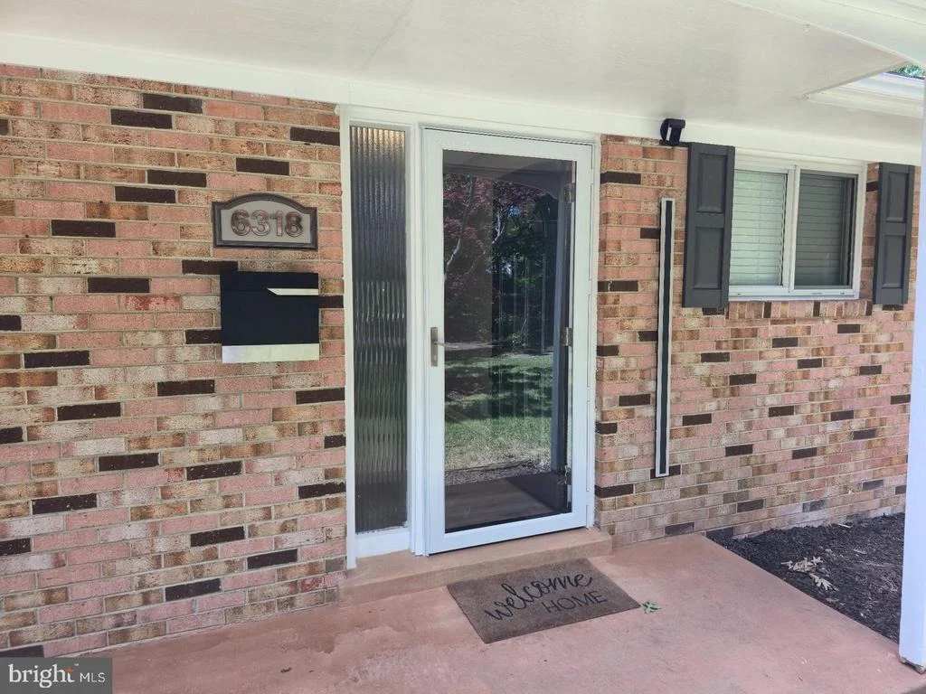 Photo of 6318 BARRS LANE