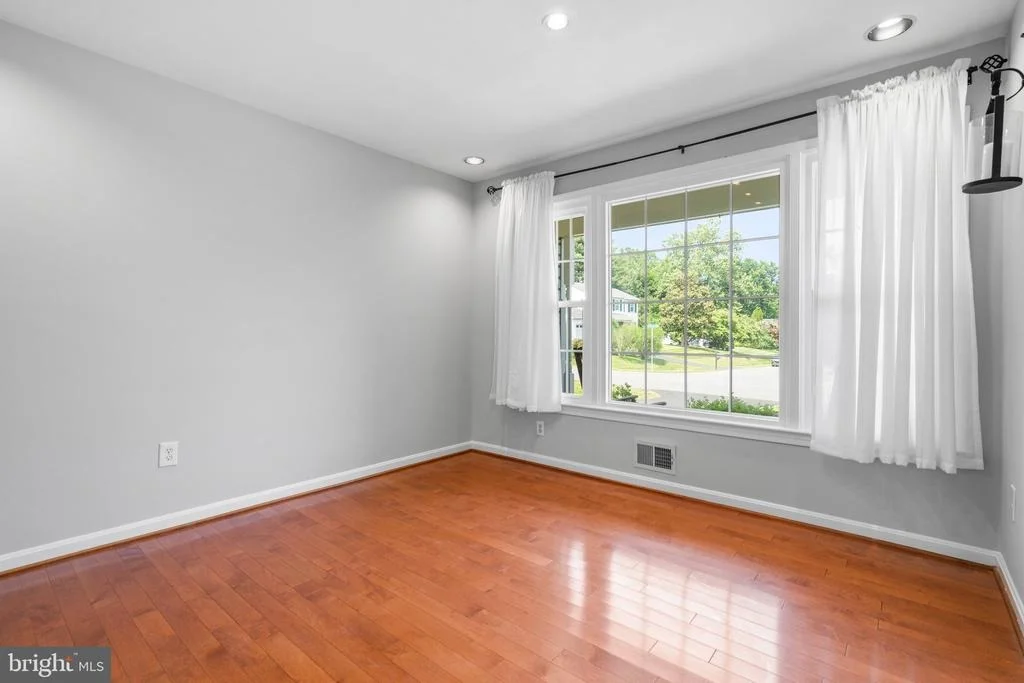 Photo of 18312 DARNELL DRIVE