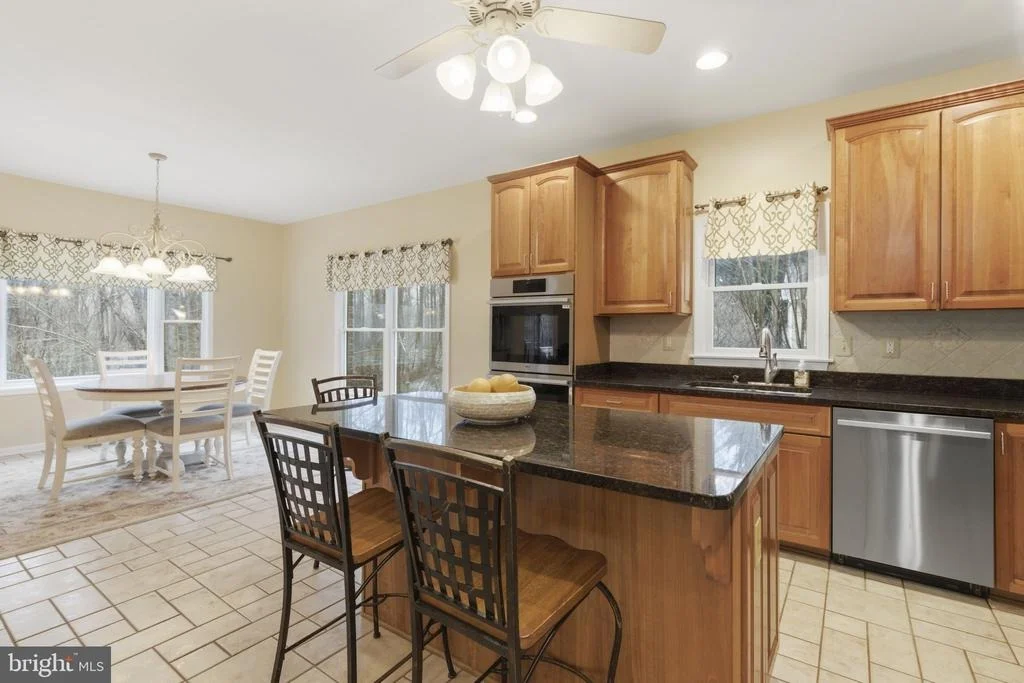 Photo of 922 SIDEHILL DRIVE