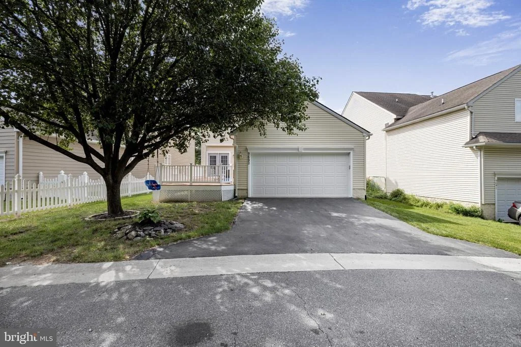Photo of 9693 ROYAL CREST CIR