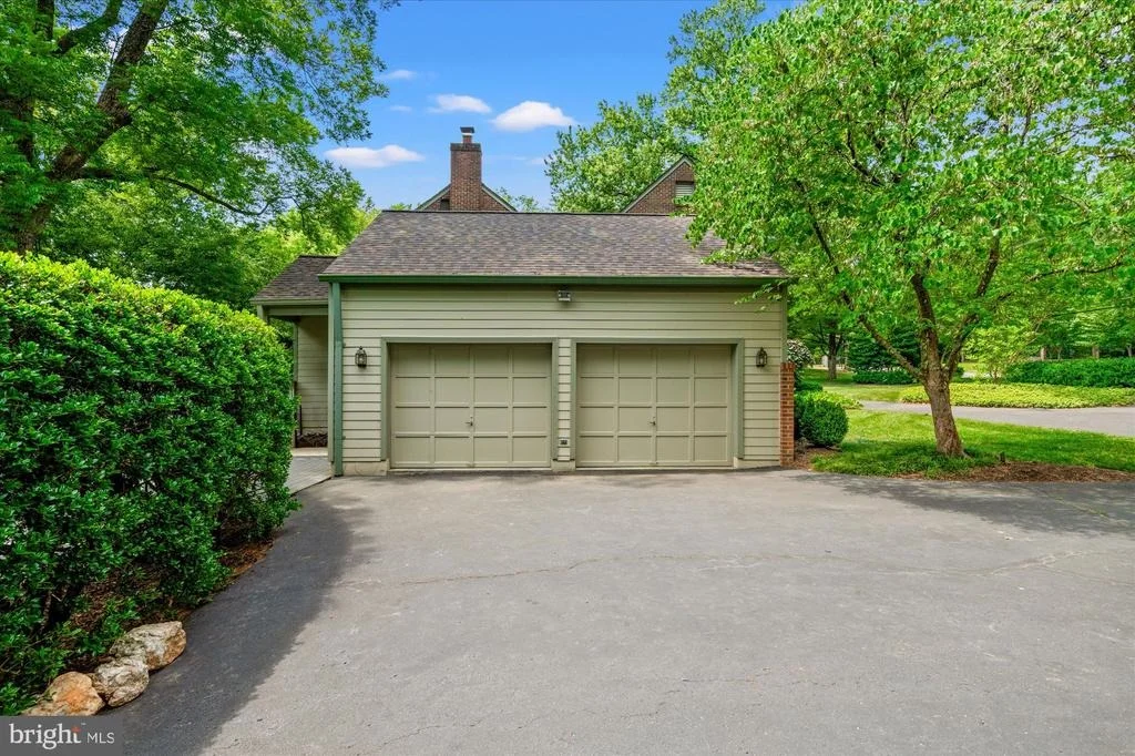 Photo of 1033 SWINKS MILL ROAD