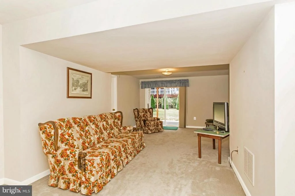 Photo of 2562 BEAR DEN ROAD