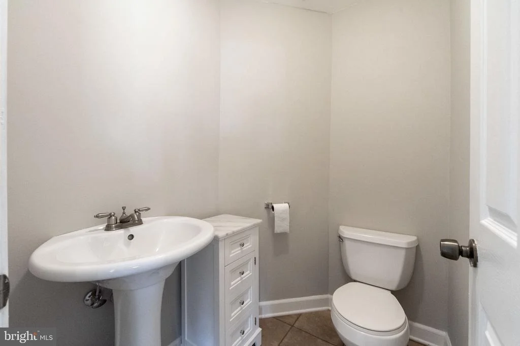 Photo of 8135 HIGHPOINT ROAD