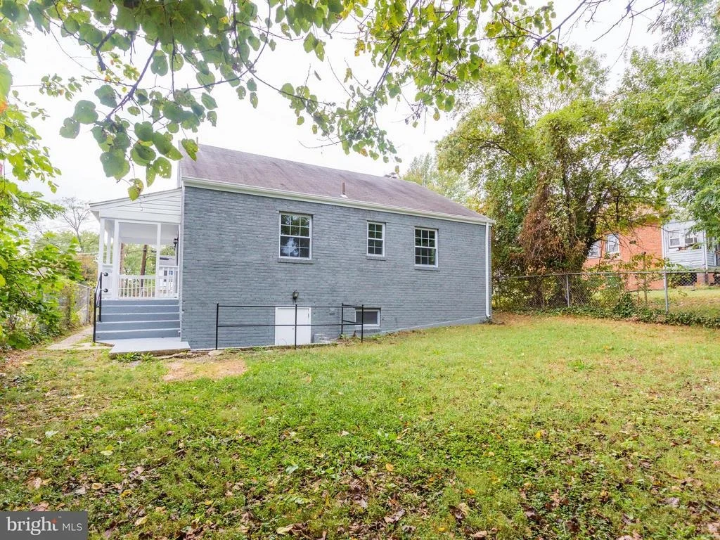 Photo of 4004 DENT STREET