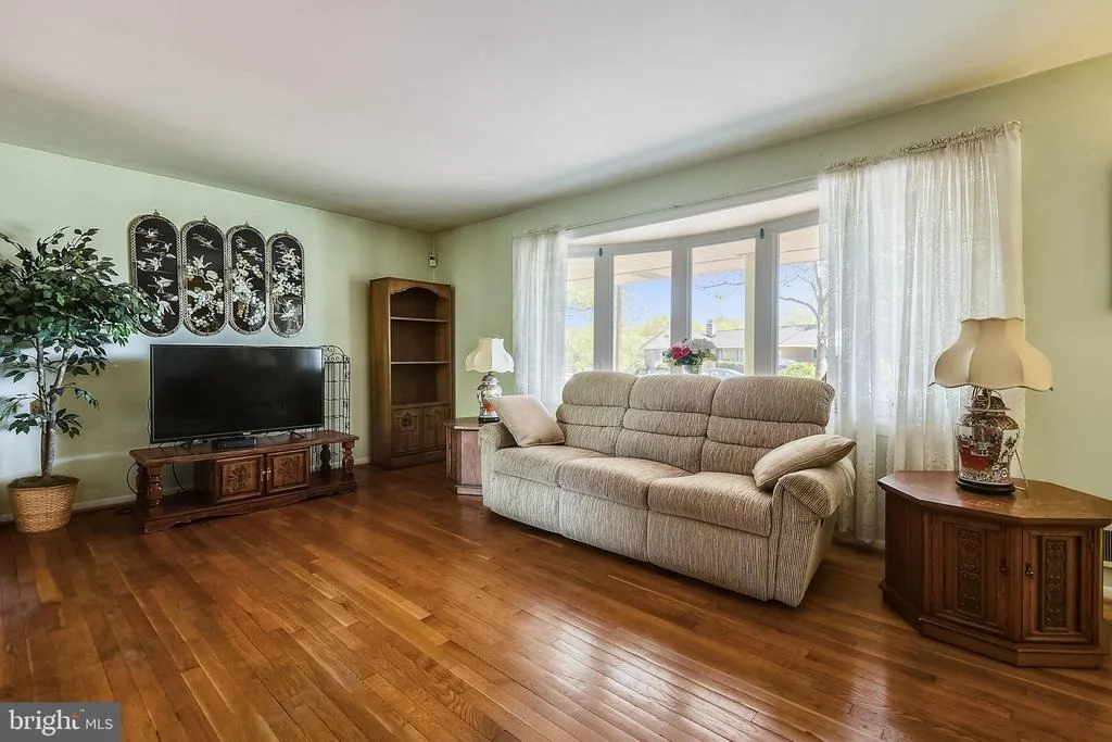 Photo of 2925 CRAIGLAWN ROAD