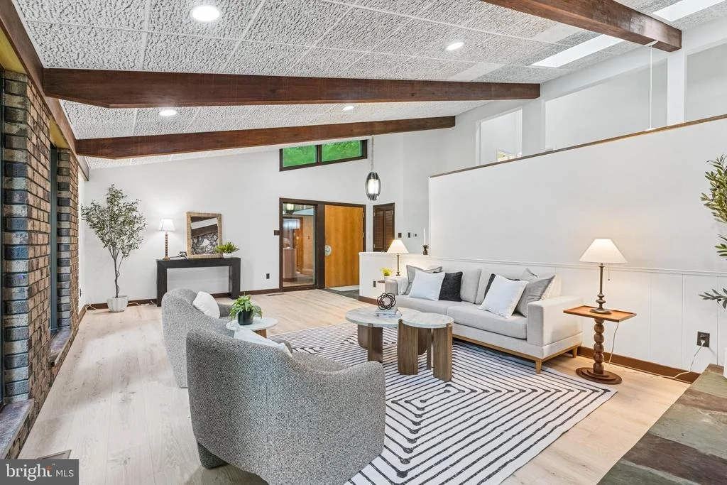 Photo of 6422 QUINN ROAD