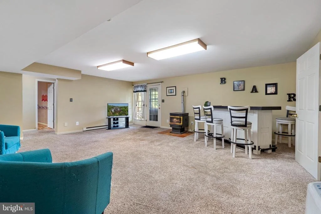 Photo of 955 STAYMAN DRIVE