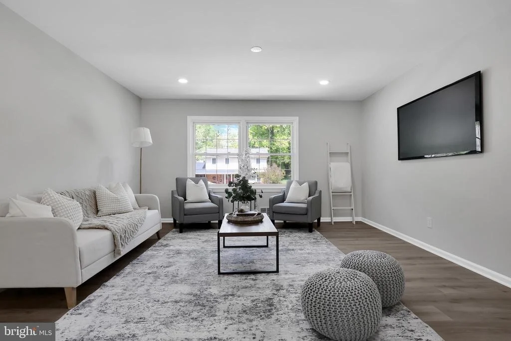 Photo of 833 LOXFORD TERRACE