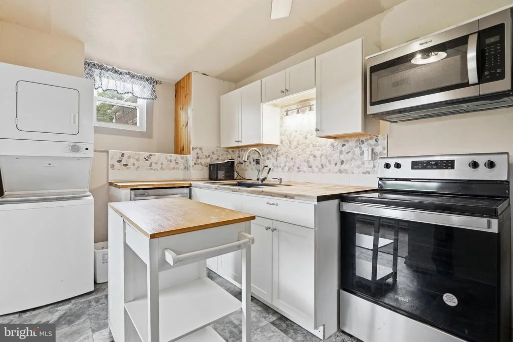 Photo of 12527 ROCKDALE ROAD