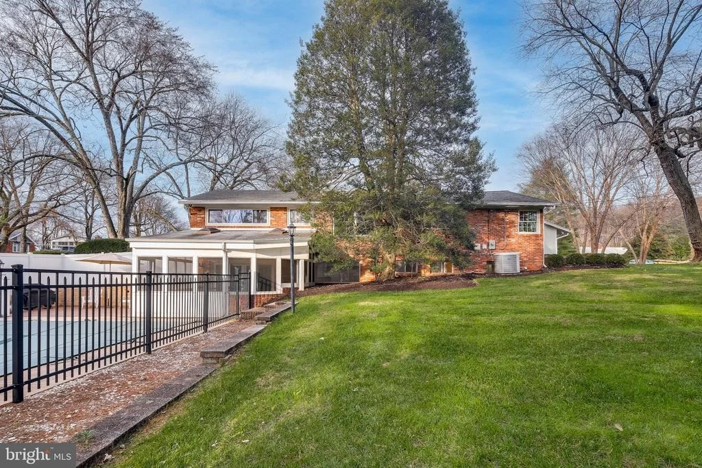 Photo of 2802 MONTCLAIR DRIVE