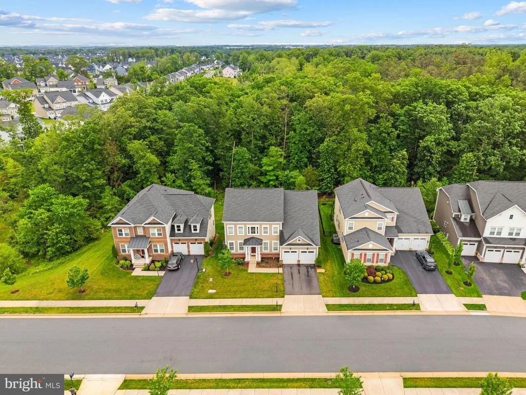 Photo of 23754 KILKERRAN DRIVE