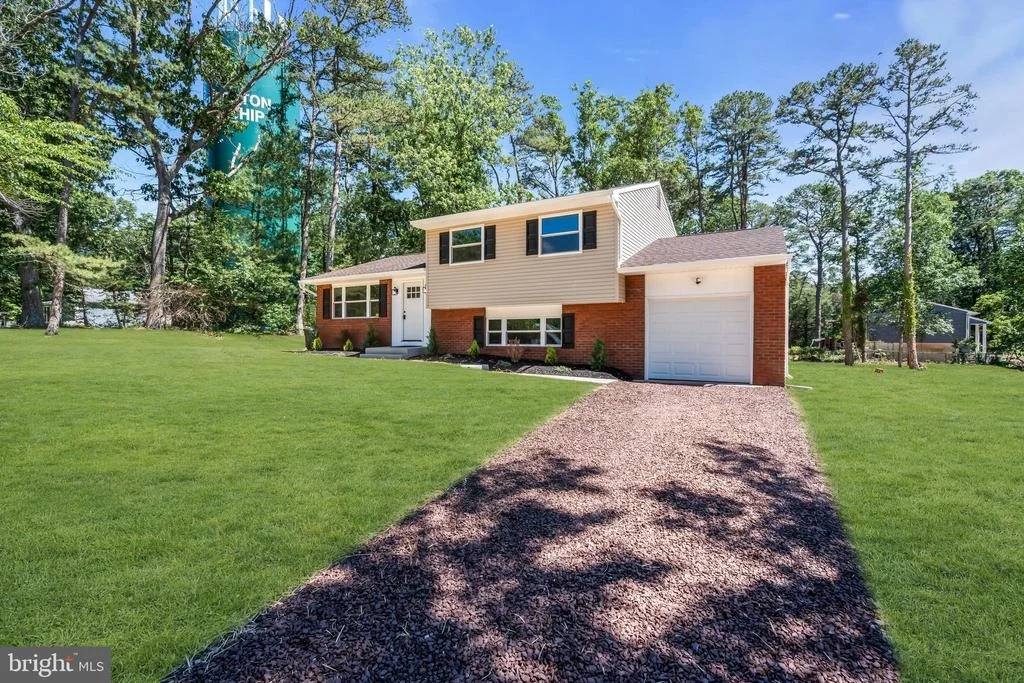 Photo of 143 OAK PINES BOULEVARD