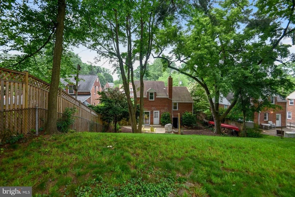 Photo of 1105 DENNIS AVENUE