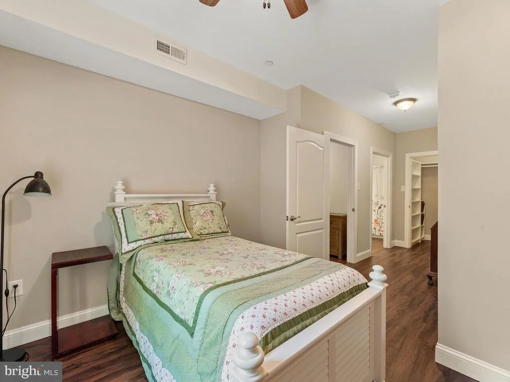 Photo of 995 WILDA DRIVE
