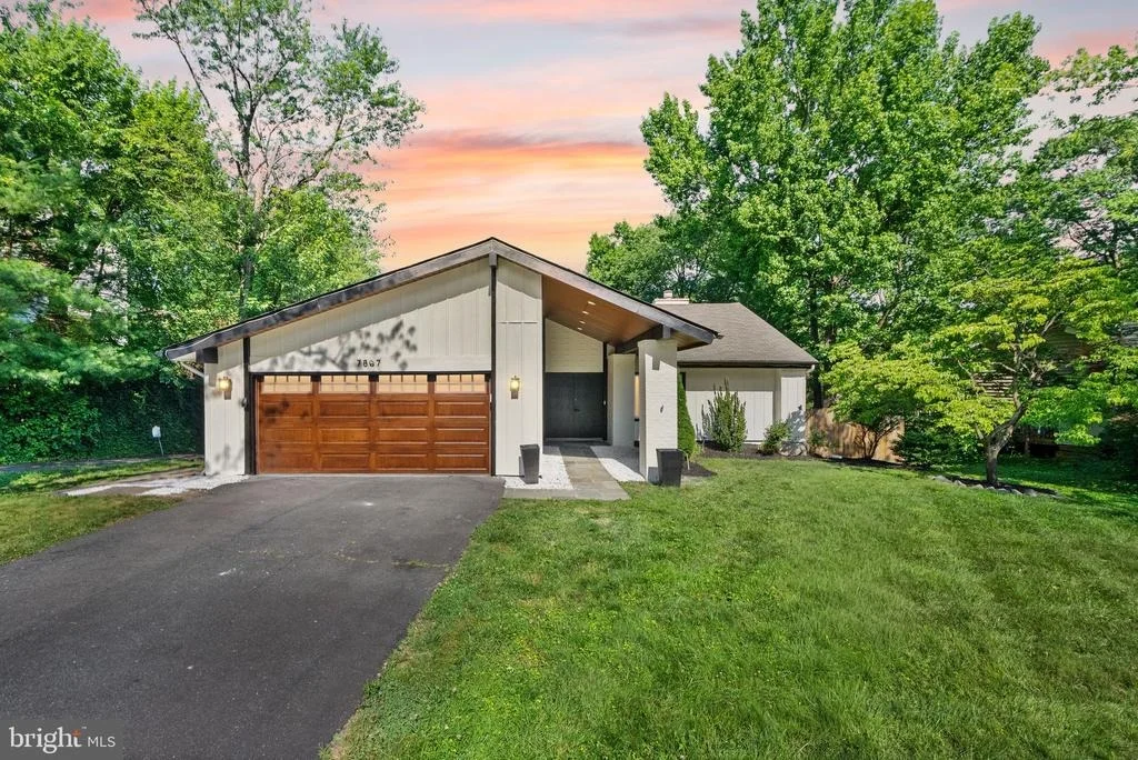 Photo of 7807 MULBERRY BOTTOM LANE
