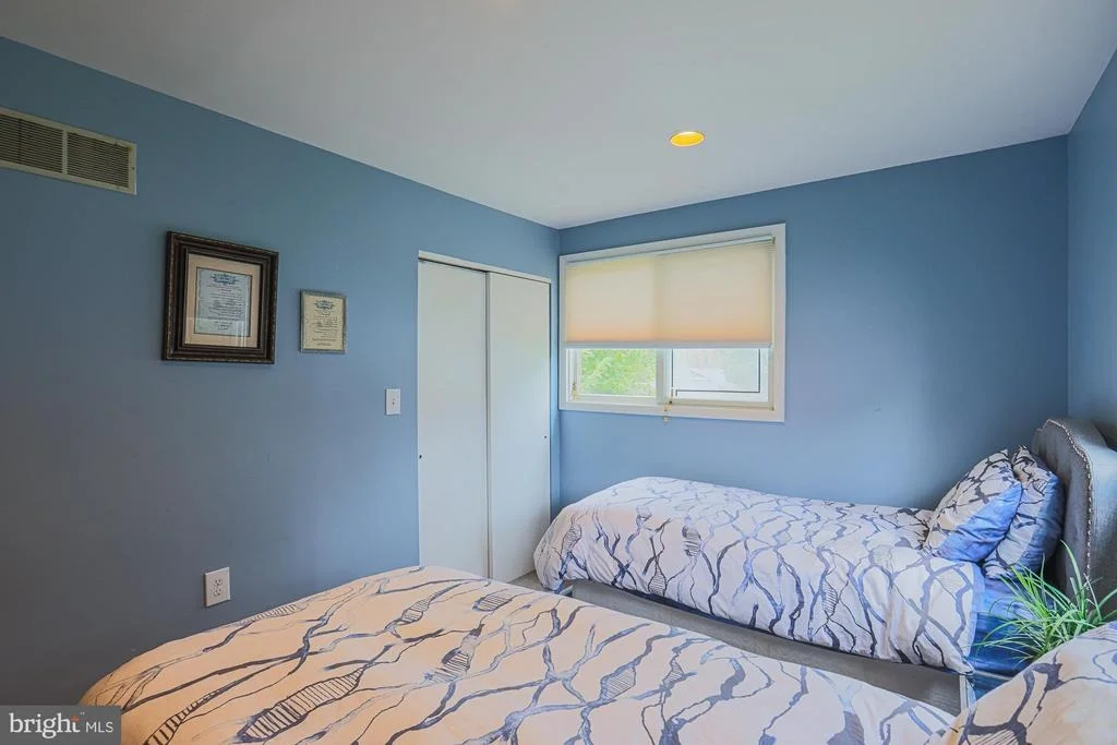 Photo of 5919 WINNER AVENUE