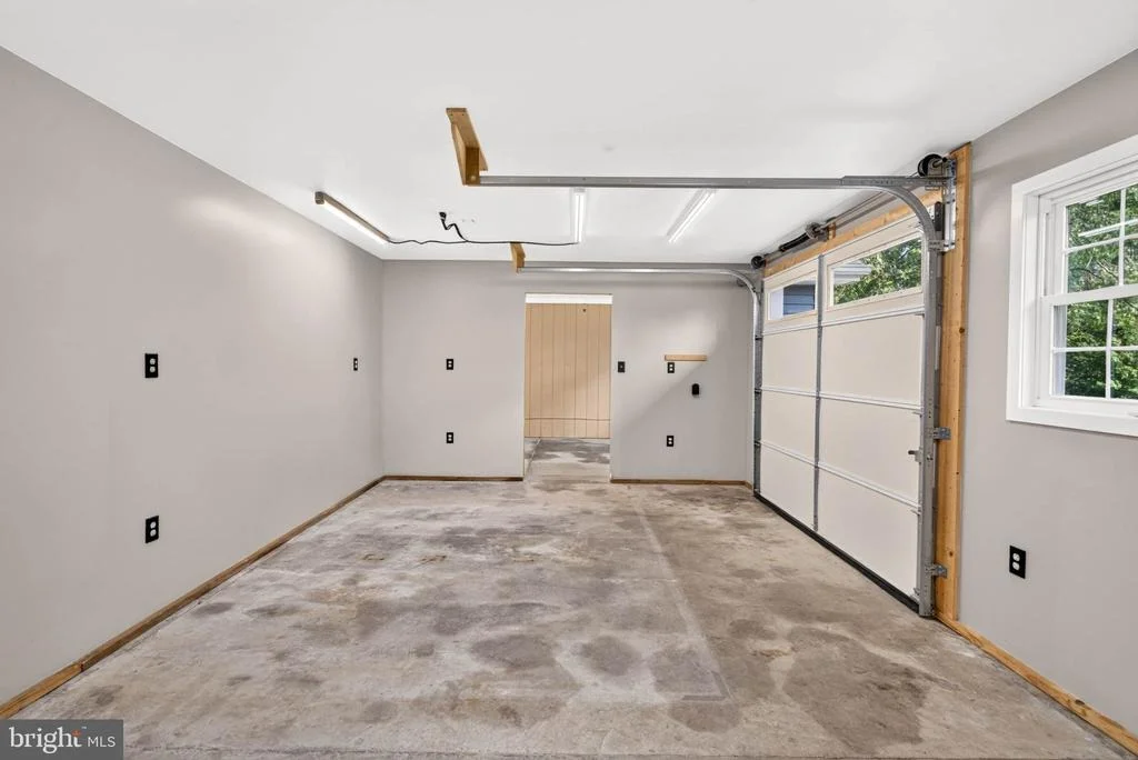 Photo of 4294 WOLF HILL DRIVE