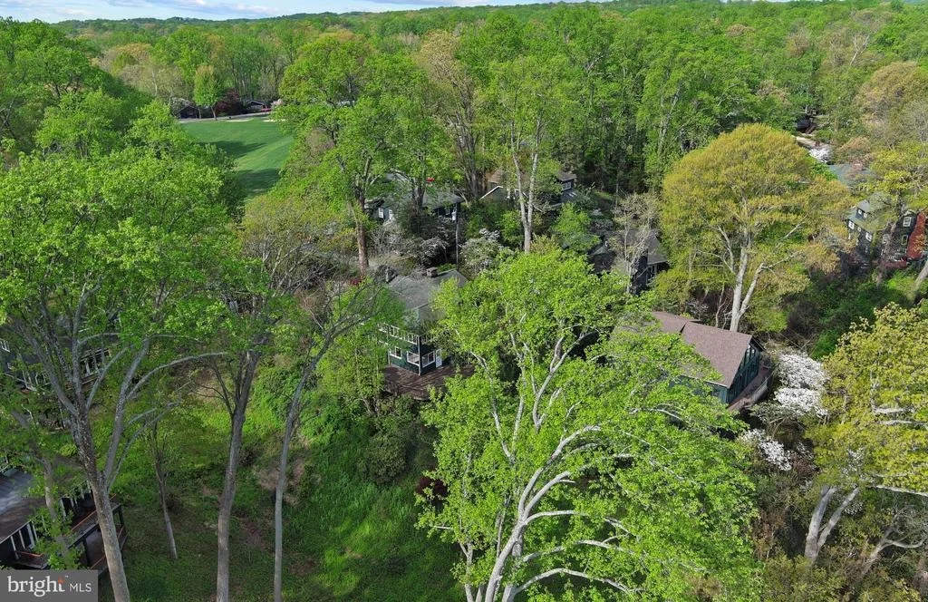 Photo of 322 CLOPSTON HILL