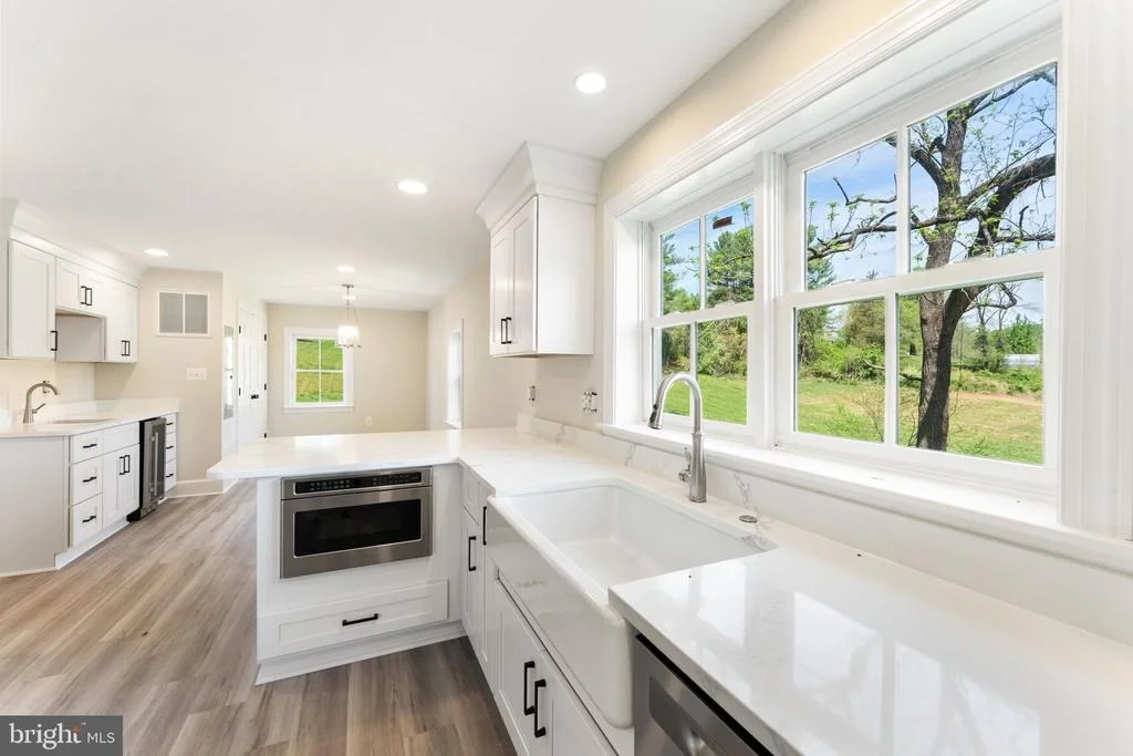 Photo of 11066 MORELAND ROAD