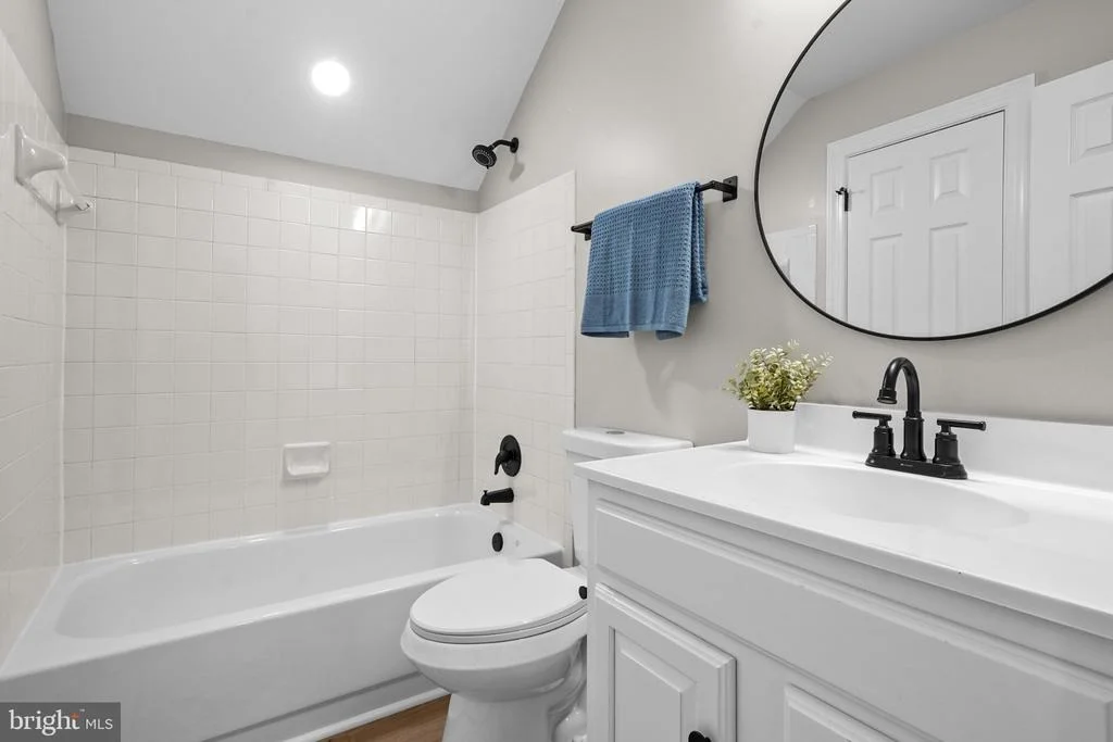 Photo of 9425 FLOWERDEN LANE