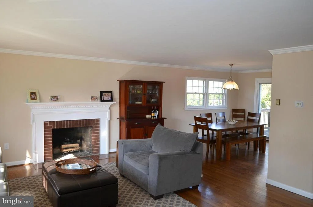Photo of 1422 MAYFLOWER DRIVE