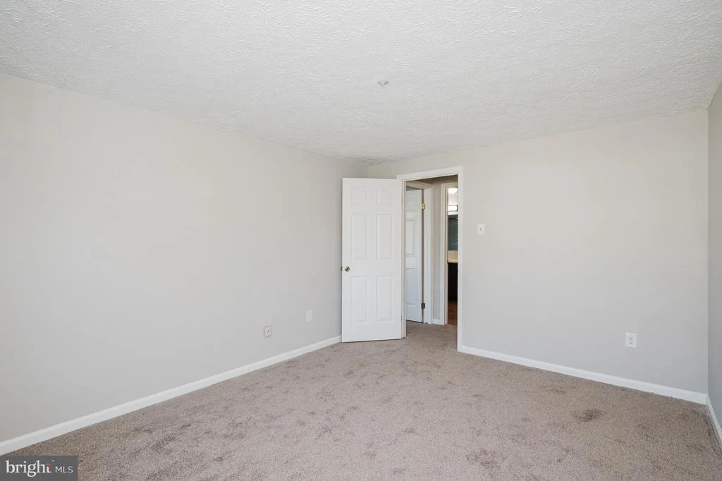 Photo of Unit 207J at 207 OAK LEAF CIRCLE