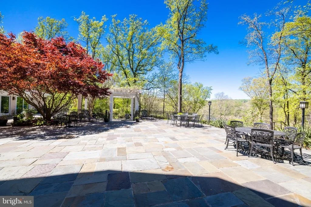 Photo of 658 LIVE OAK DRIVE