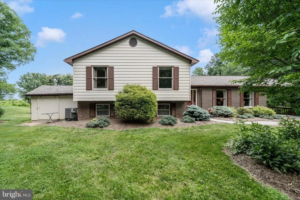 Photo of 8604 BURNT HICKORY CIRCLE