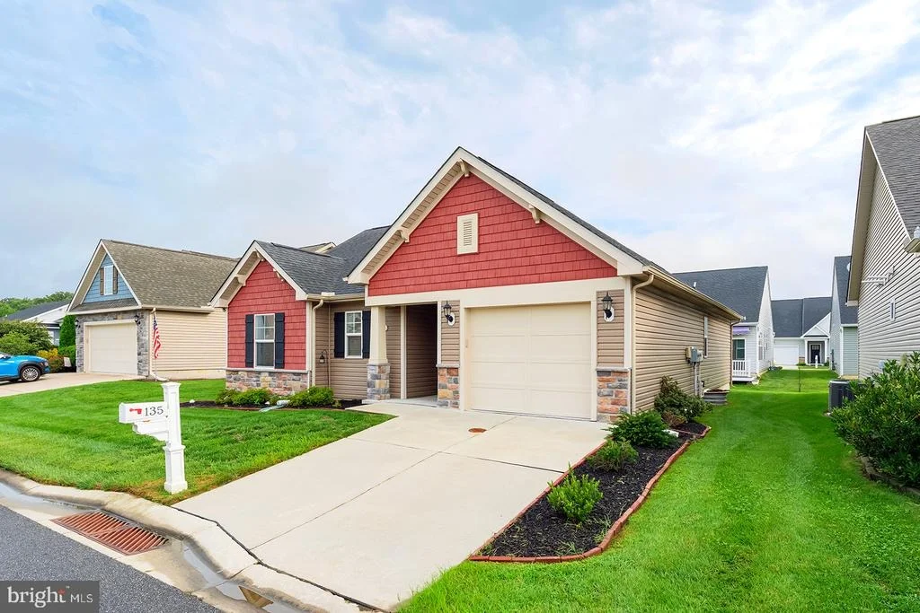 Photo of 135 CASSELBERRY LANE