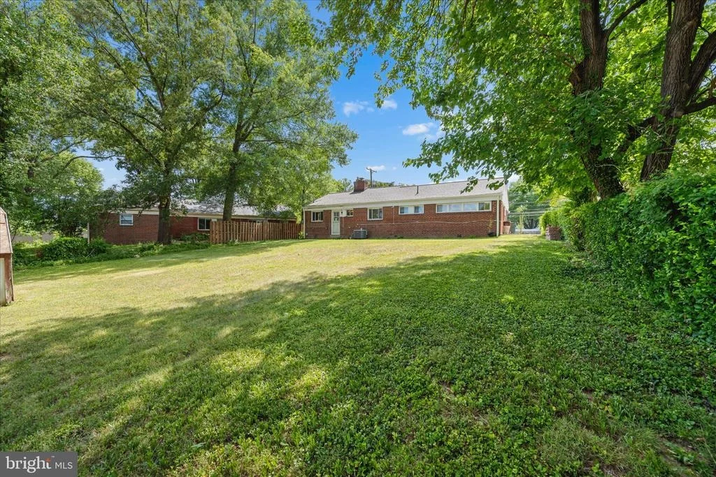 Photo of 6803 ADELPHI ROAD