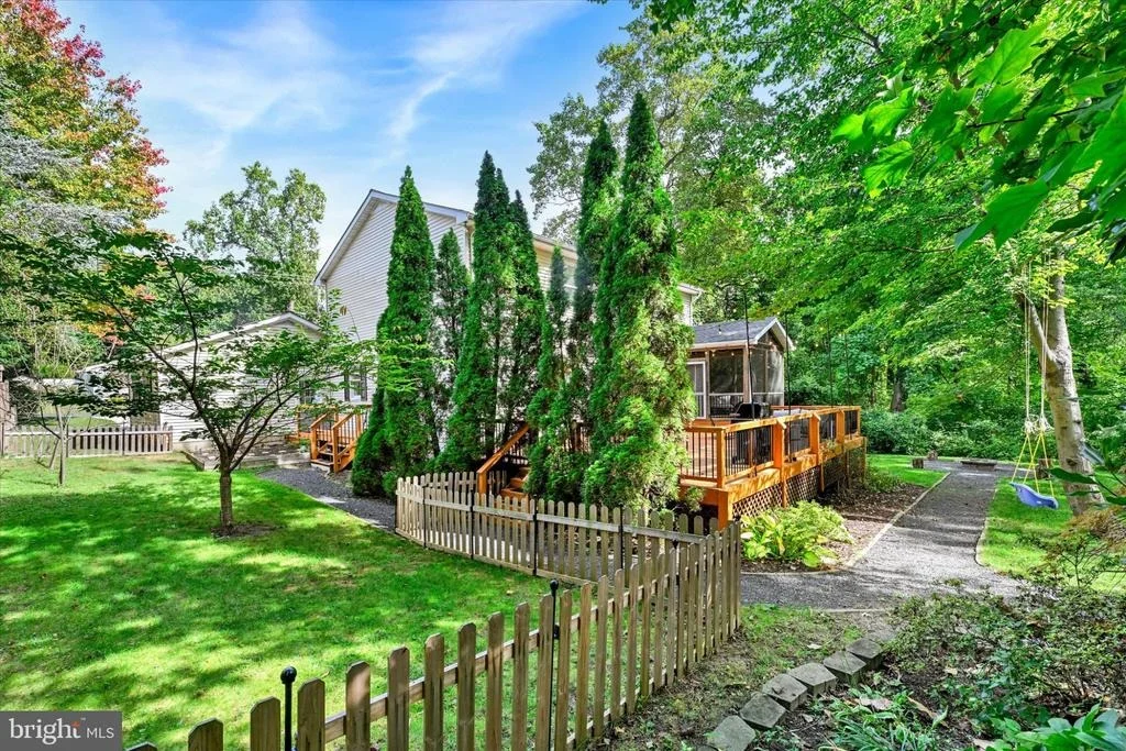 Photo of 1292 SWAN DRIVE