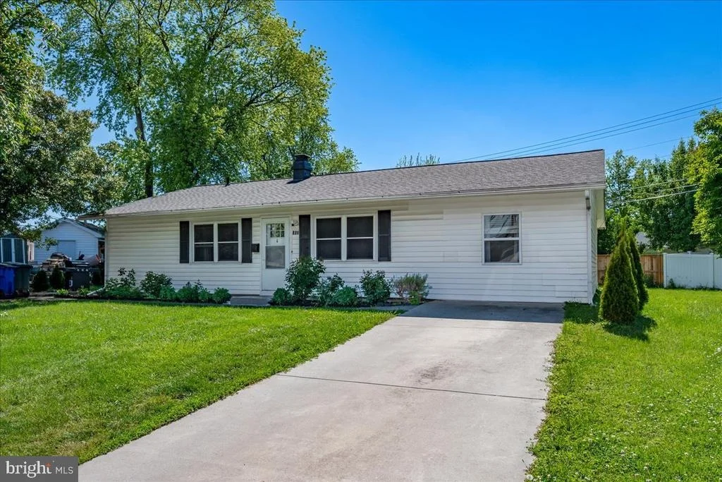 Photo of 302 MANOR COURT
