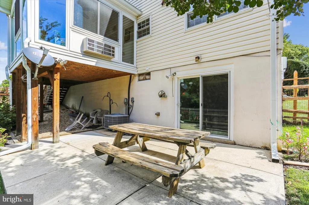 Photo of 927 POINTER RIDGE DRIVE