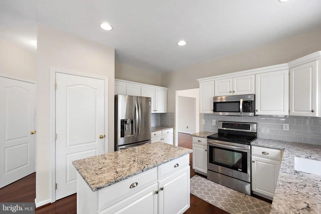 Photo of 704 SHIPTON ROAD