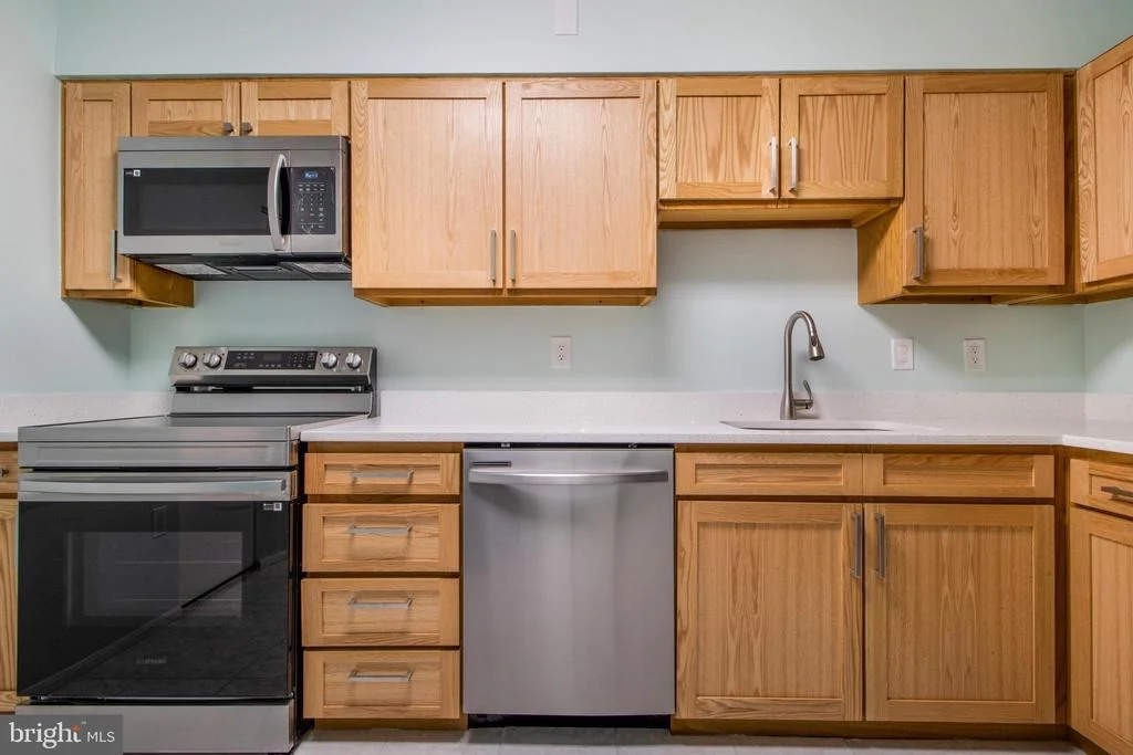 Photo of Unit 31020 at 15115 INTERLACHEN DRIVE
