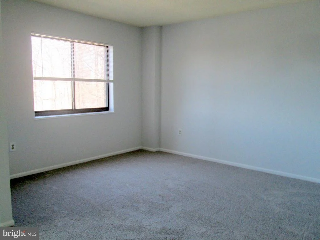 Photo of Unit 4511 at 15100 INTERLACHEN DRIVE