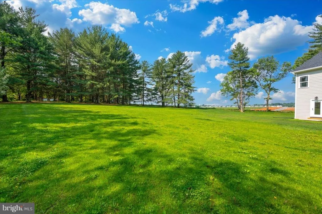Photo of 460 SHADE TREE LANE