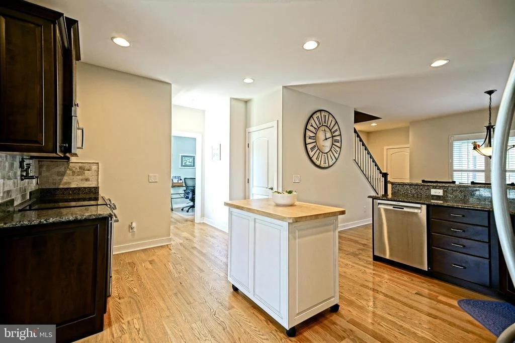 Photo of 35494 RED TAIL ROAD