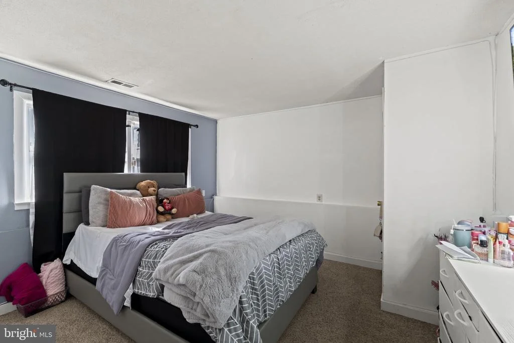 Photo of 111 E HEMMINGS WAY