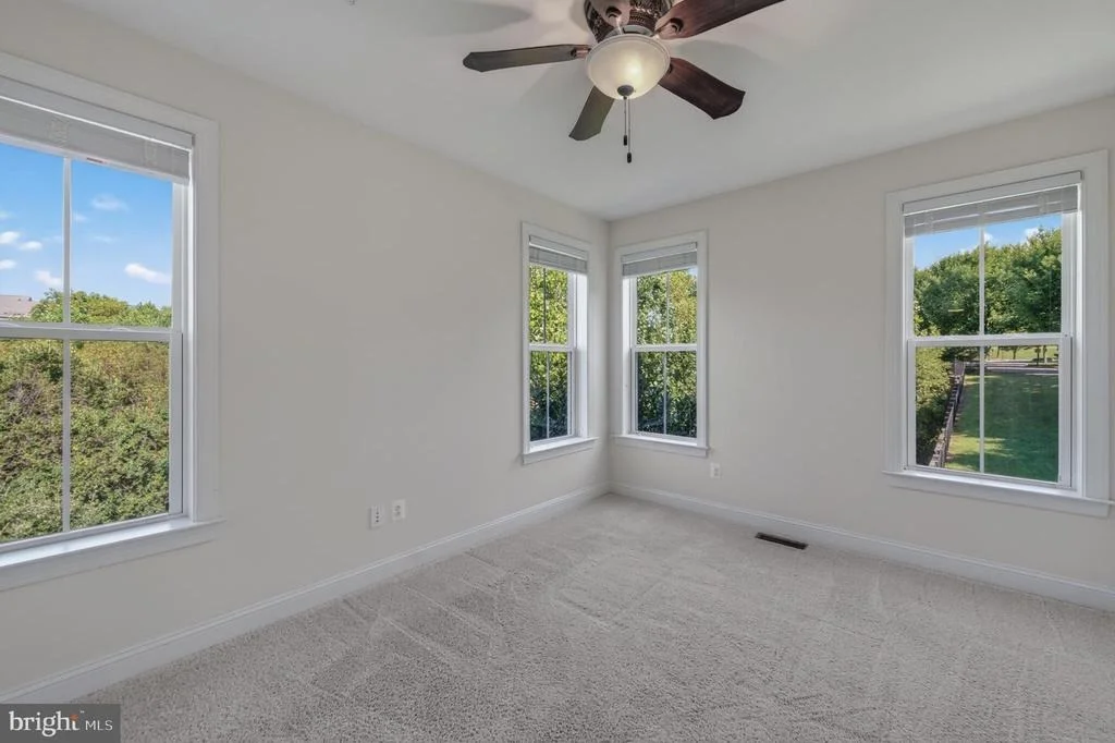 Photo of 1315 VOLUNTEER DRIVE