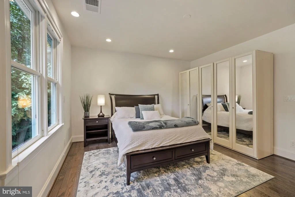 Photo of 1332 WINDY HILL