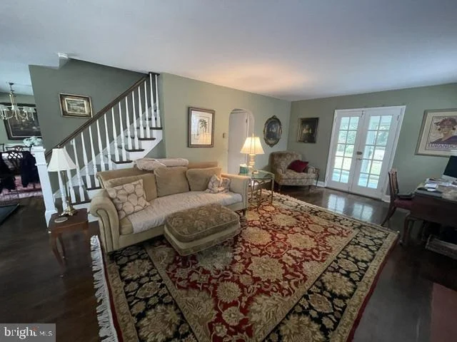 Photo of 321 N STANWICK ROAD