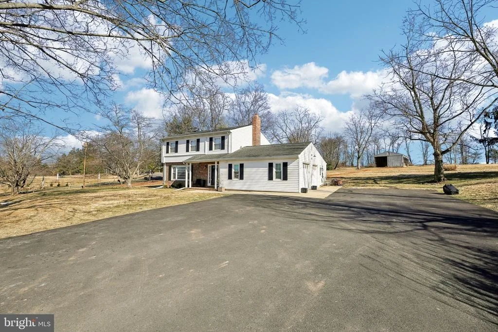 Photo of 2139 DAISY ROAD