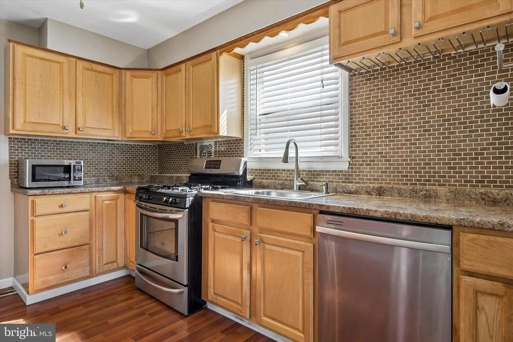 Photo of 463 COLONIAL ROAD