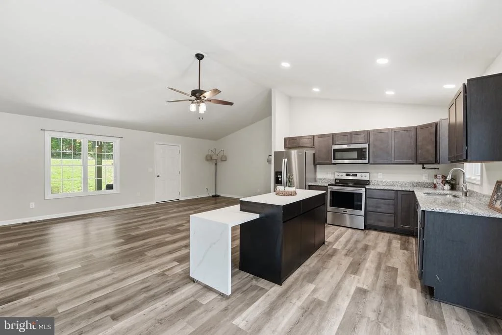 Photo of 898 SEVILLE RD.