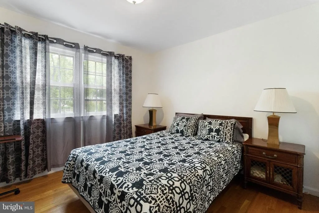 Photo of 2609 VILLAGE LANE