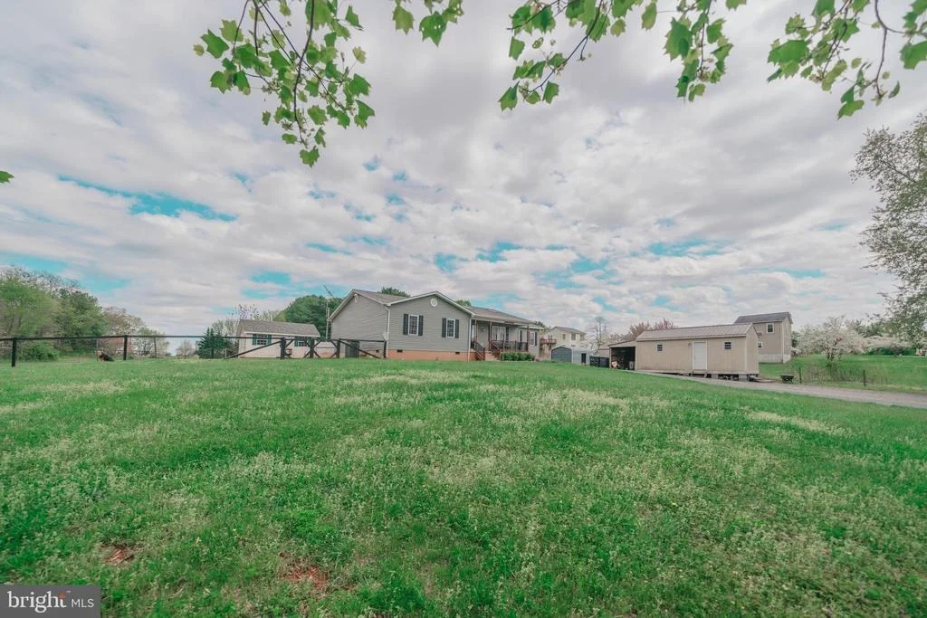 Photo of 15221 WOODCREST DRIVE